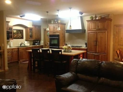 Building Photo - 511 E Cheyenne Ct