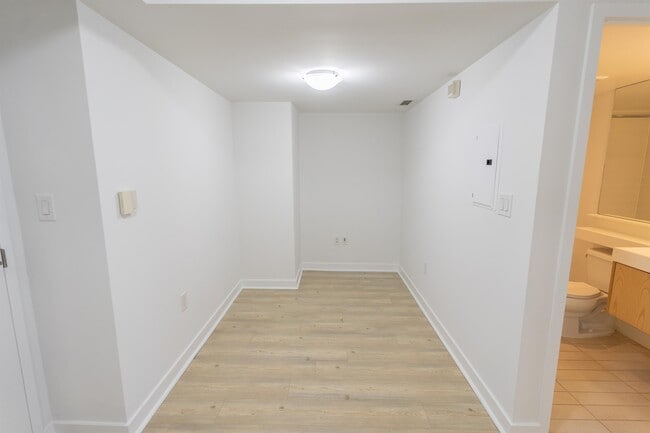 Building Photo - 25-4025 Telegram Mews