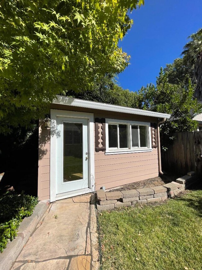 Building Photo - 1028 Sevier Ave