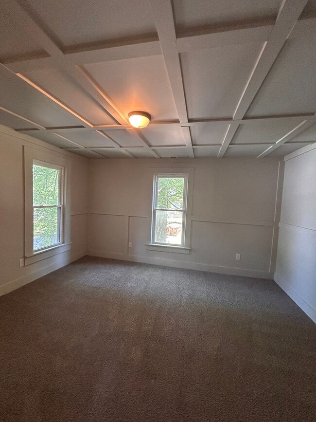 Building Photo - 805 Belle Ave
