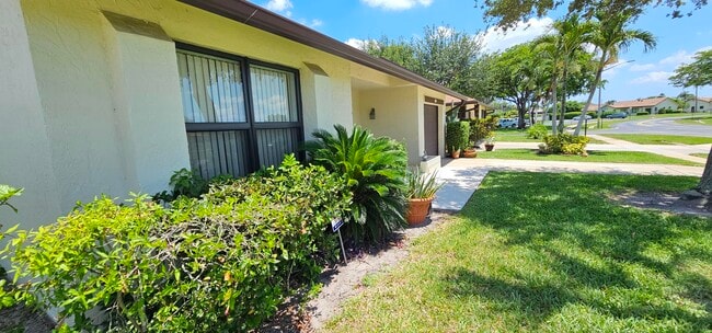 Building Photo - 3298 Shadow Wood Dr