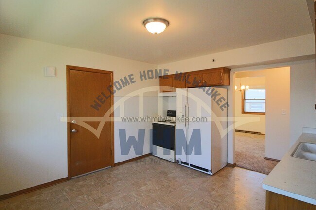 Foto del edificio - COMING SOON - Gorgeous 2 Bedroom Upper Duplex