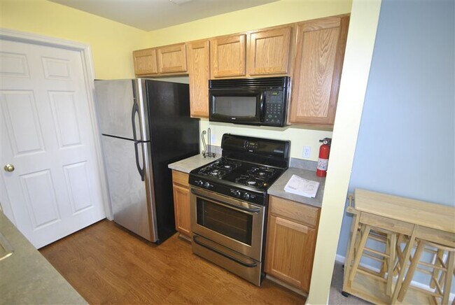 Building Photo - 2 br, 2 bath Condo - 887 Addington Ln 887 ...