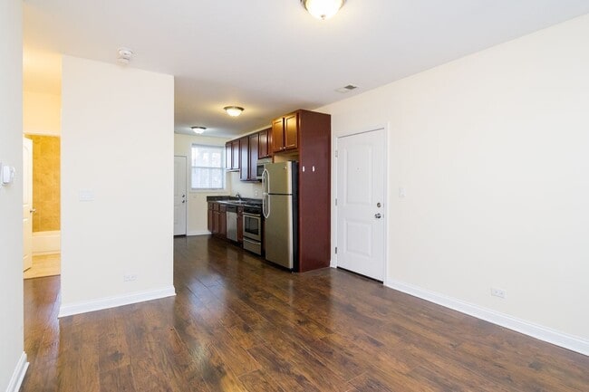 Foto del edificio - 4715 W Cornelia Ave