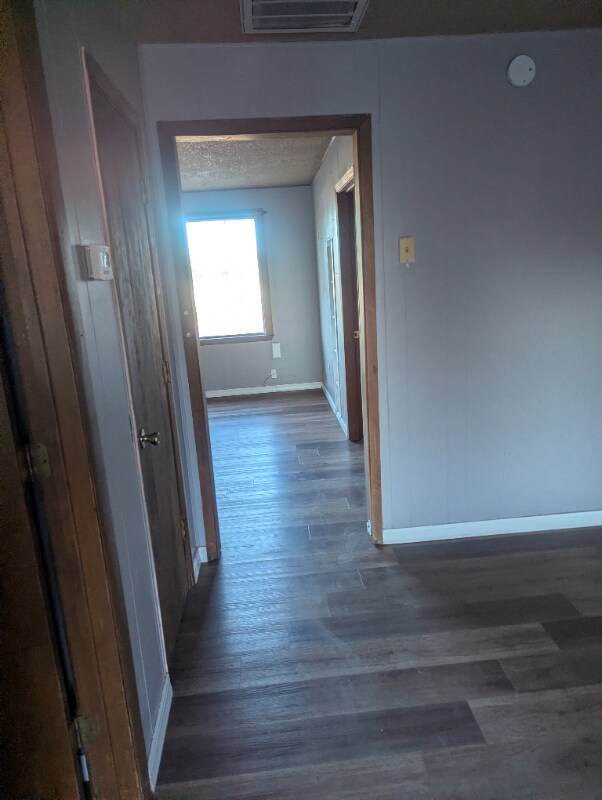 Building Photo - 503 W Birch St