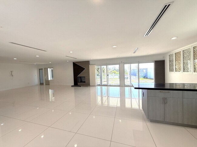 Foto del edificio - 9354 Glory Ave