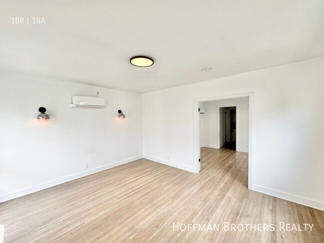 Foto del edificio - 326 N Kingsley Dr