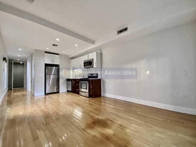 Building Photo - 626 Grand AVENUE