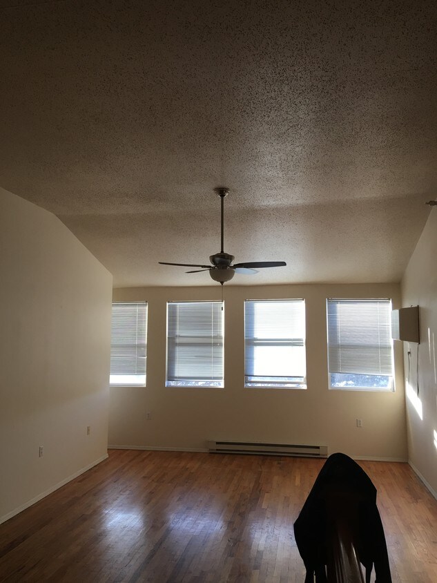 Foto principal - 911 Cottonwood St