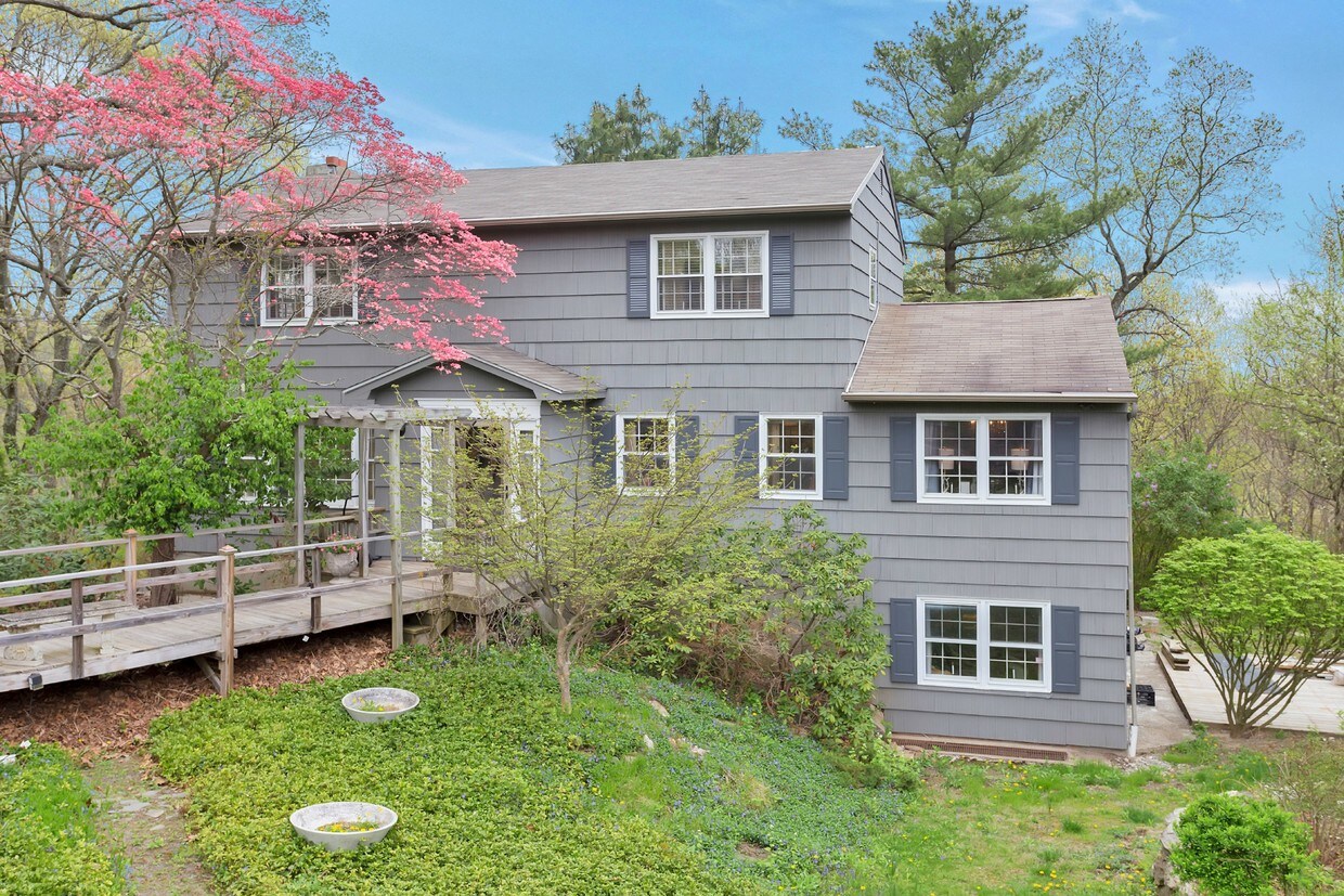 51 Glenridge Rd, Mahopac, NY 10541 House Rental in Mahopac, NY