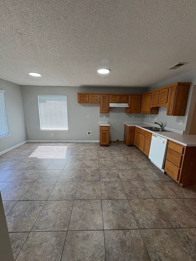 Building Photo - Beautiful 3 bedroom 2 bath home in Cordova, TN 38016