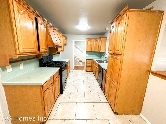 Foto del edificio - 4 br, 2 bath House - 4206 N Barr Ave