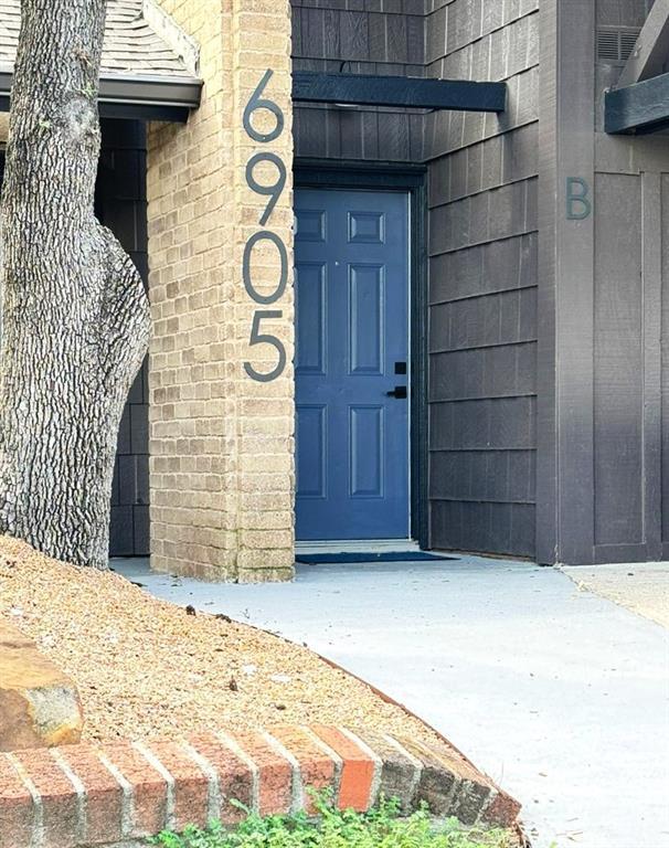 Foto del edificio - 6905 Woodhue Dr