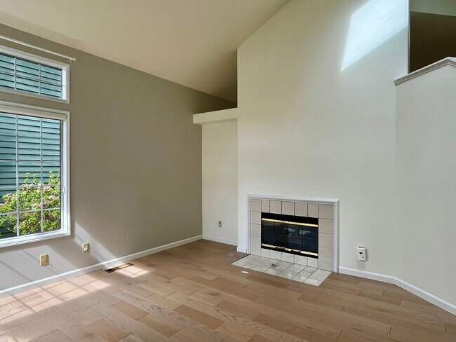 Building Photo - Beautiful Two-Story Home in Klahanie – Audubon Ridge Gem!