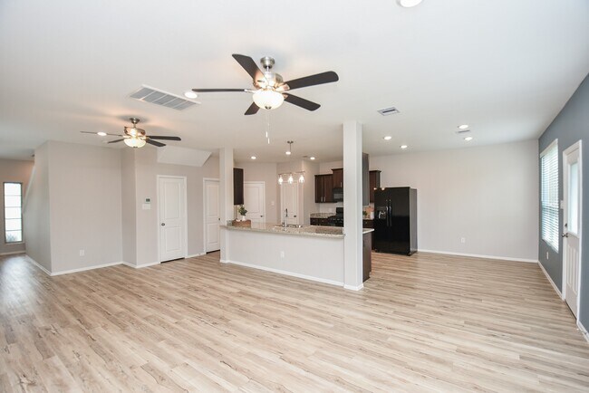 Building Photo - 22707 Bolanzo Ln