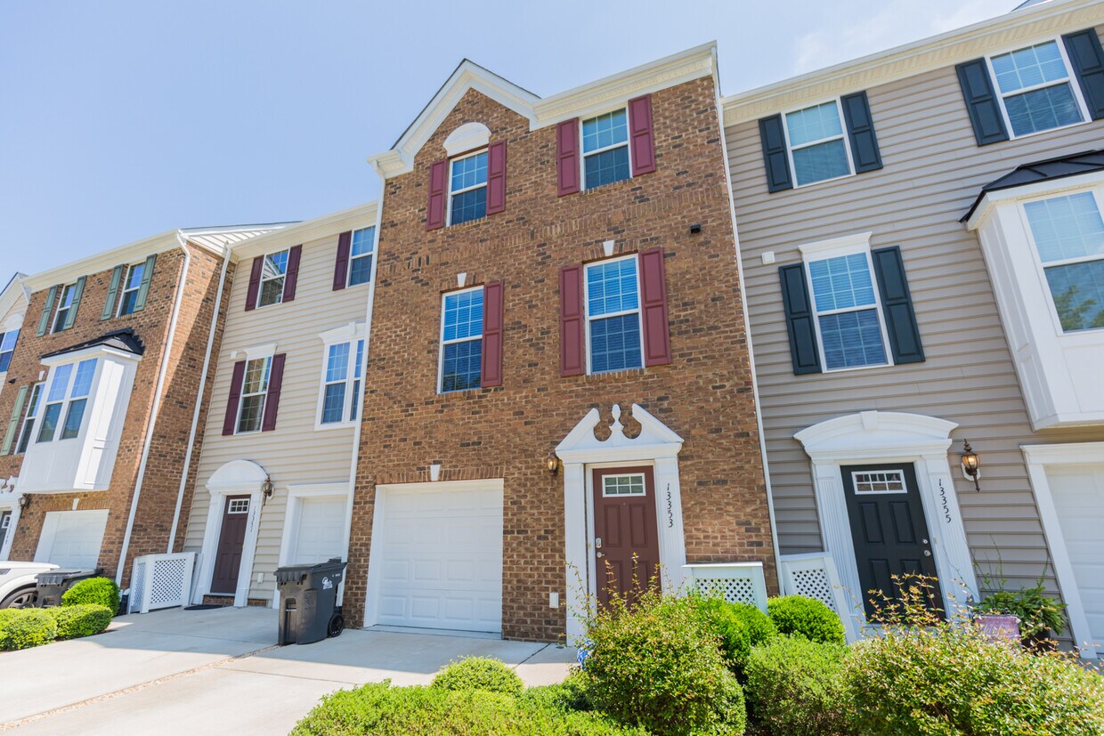 Foto principal - 13353 Diamond Ridge Dr