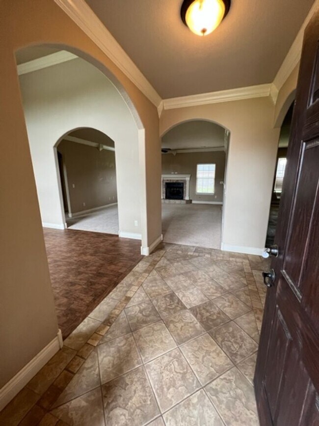 Foto del edificio - Beautiful 3 Bedroom, 2 Bathroom Home in Persimmon Place!