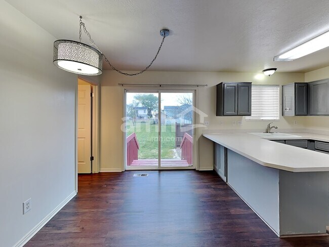 Foto del edificio - 1738 N 2275 W
