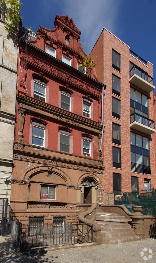 Foto del edificio - 2064 5th Ave