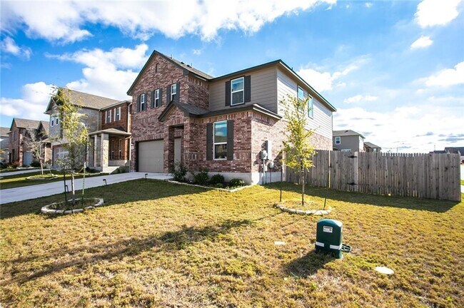 Foto del edificio - 545 Ayinger Ln