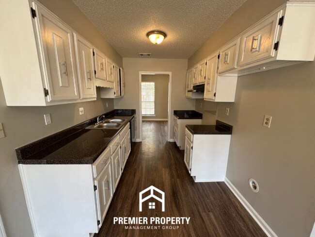 Building Photo - 6602 Beaverlodge Dr