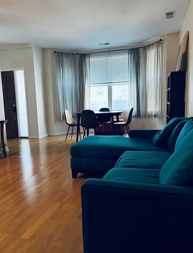 Foto del edificio - 4057 S Lake Park Ave