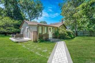 Building Photo - 10 Community Rd