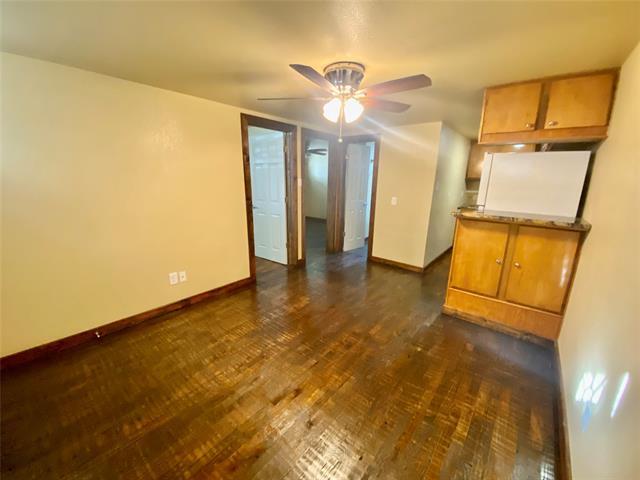 Building Photo - 625 Redbud Ln