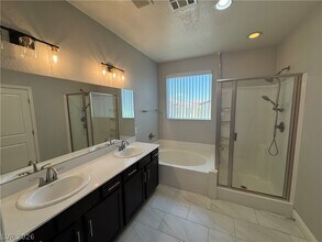 Building Photo - 5027 Breaking Dawn Ct