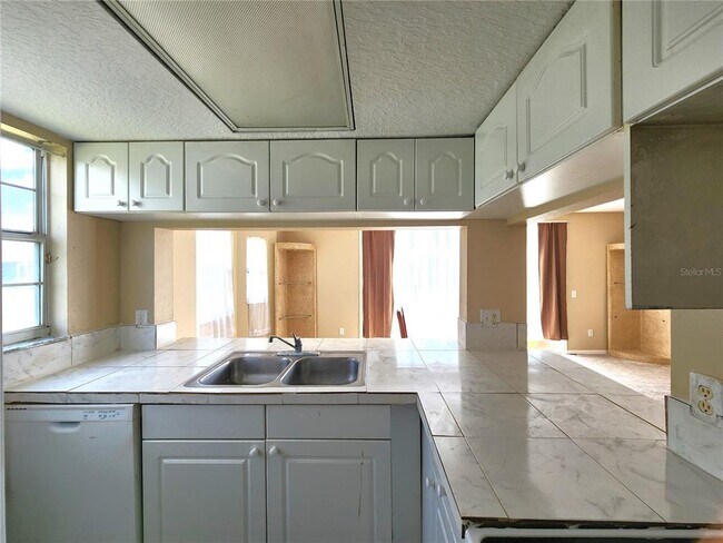 Building Photo - 433 Orchid Dr