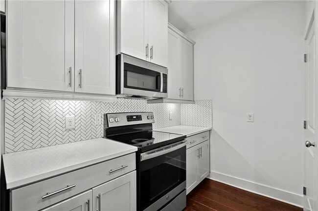 Building Photo - 6417 Shalks Xing Dr
