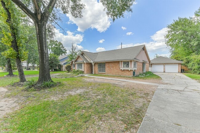 Foto del edificio - 623 E Cypresswood Dr