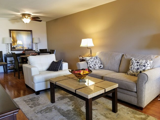 Foto del edificio - 2812 N Auburn Ct