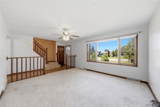 Building Photo - 555 Lakeview Ave