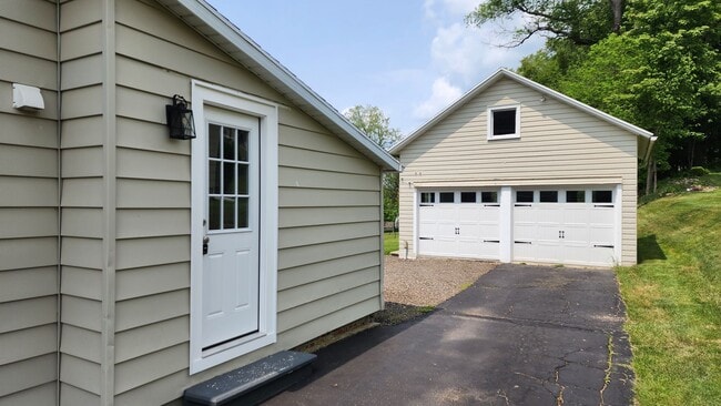 Building Photo - Rare Opportunity To Rent A Beautifully Upd...
