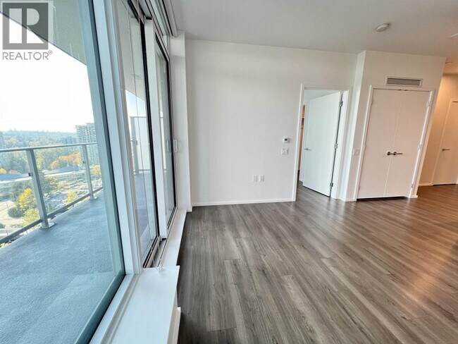 Building Photo - 3809 Evergreen Pl