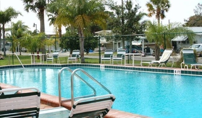 Foto del edificio - 6735 Hammock Rd