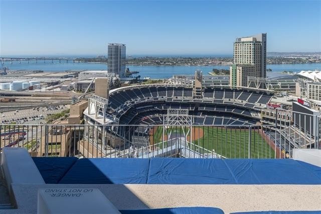 Views of downtown, Petco Park and the bay - 321 Tenth Ave