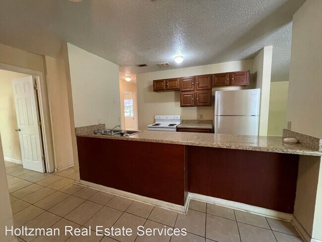 Foto del edificio - 3 br, 1.5 bath House - 476 Dykes Street
