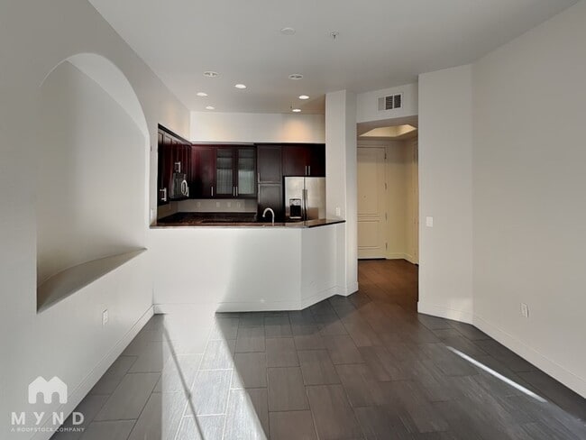 Building Photo - 68 E Serene Ave