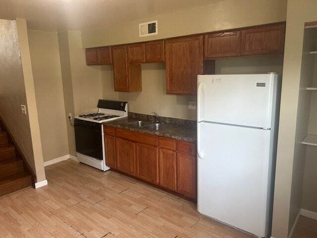 Foto del edificio - 3 bedroom 1.5 bath now available in the Wo...