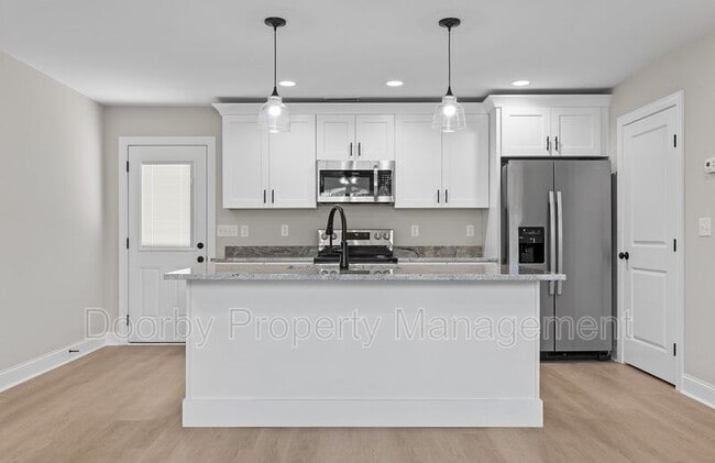 Foto del edificio - 36 Alden Ln