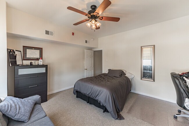 Main bedroom - 1901 S 4th St