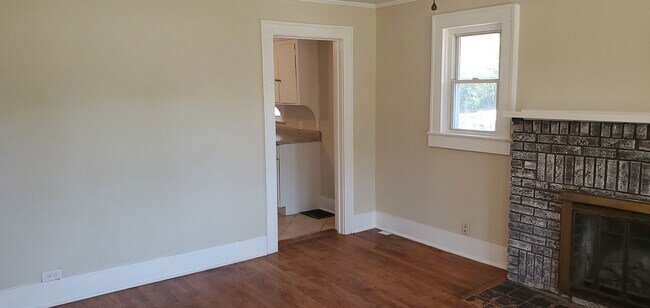 Building Photo - 2 bd, 2 bathroom house, central west Colum...