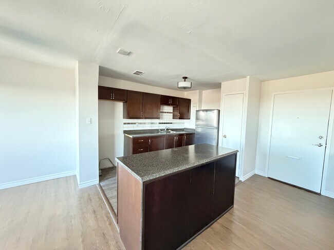 Building Photo - 20 Bradmon Dr