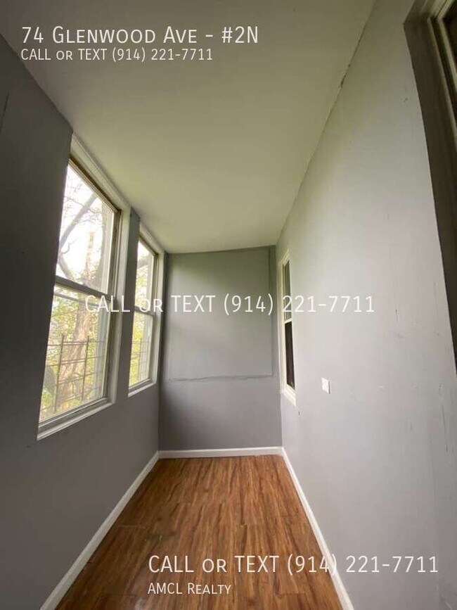 Foto del edificio - 74 Glenwood Ave