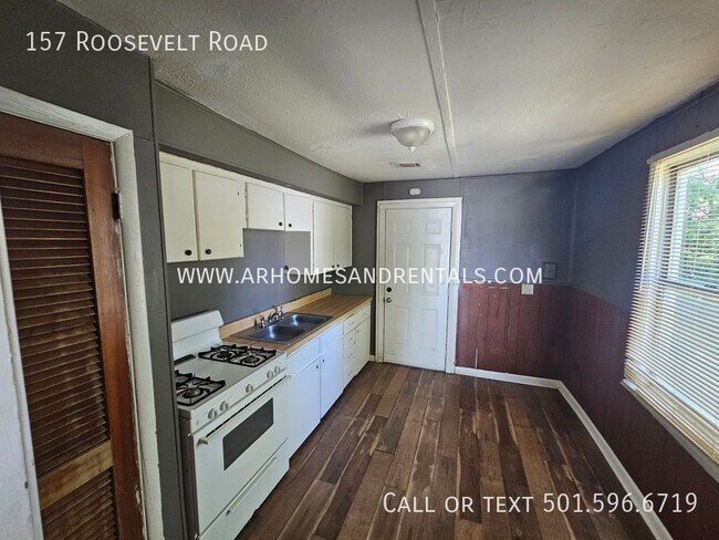Building Photo - 157 roosevelt st | $795 | 2 beds, 1 bath