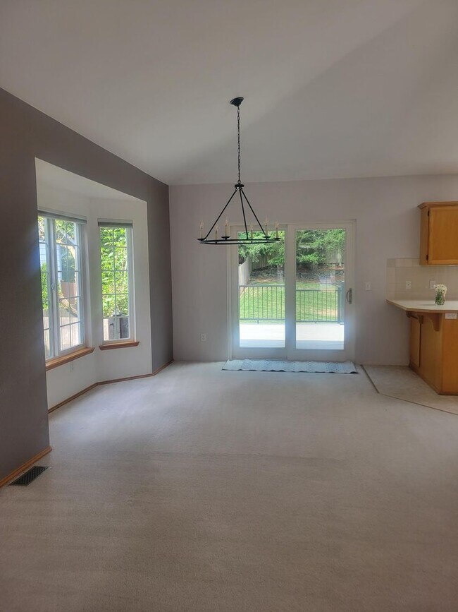 Building Photo - Come see this beautiful home in Wilderness...