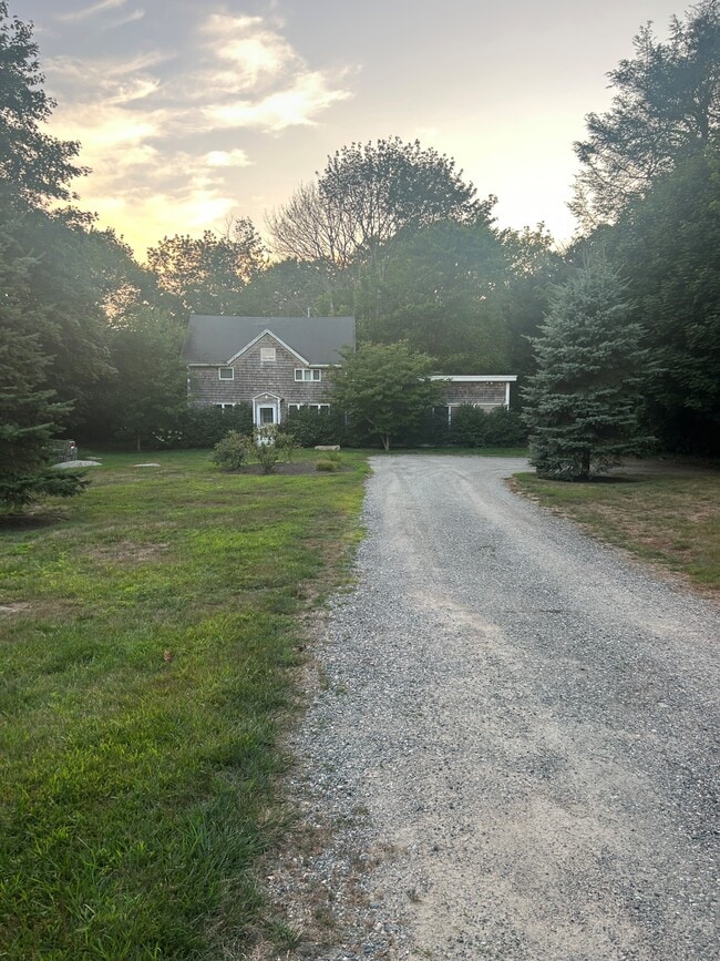 Building Photo - 816 South Rd