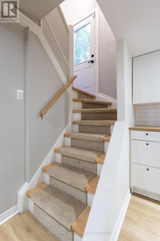 Building Photo - 96 Glen Davis Crescent